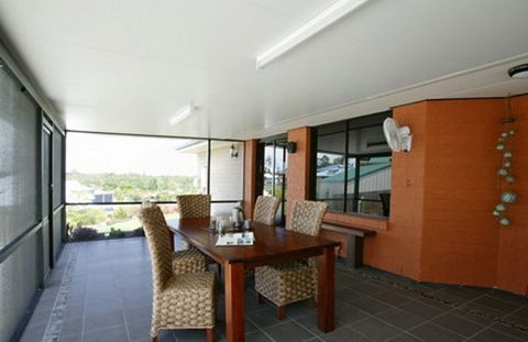 Westral Home Improvements - Gold Coast Builders 0
