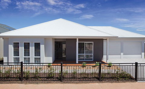 Gallery Living - Gold Coast Builders 0