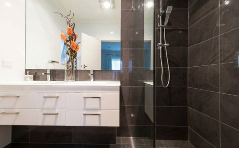 Impressive Home Improvements - Gold Coast Builders 0