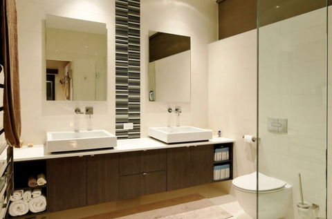 Bayside By Design - Gold Coast Builders 0